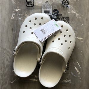 Brand new Classic white CROCS roomy fit size m5/w7